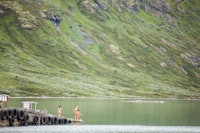 Når sola skinner på Eidsbugarden skal rockerene bade. Foto: Marte Stensland Jørgensen Når sola skinner på Eidsbugarden skal rockerene bade. Foto: Marte Stensland Jørgensen