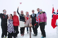Glad gjeng på Norges høyeste fjell, Galdhøpiggen, på 17.mai. Foto: Ingrid Grønnestad Glad gjeng på Norges høyeste fjell, Galdhøpiggen, på 17.mai. Foto: Ingrid Grønnestad