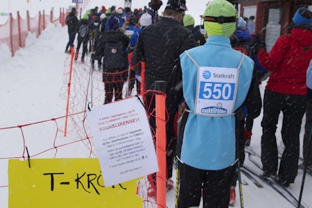 TIL FJELLS MED T-KROK: Veien til starten oppe på fjellet gikk med T-krok TIL FJELLS MED T-KROK: Veien til starten oppe på fjellet gikk med T-krok
