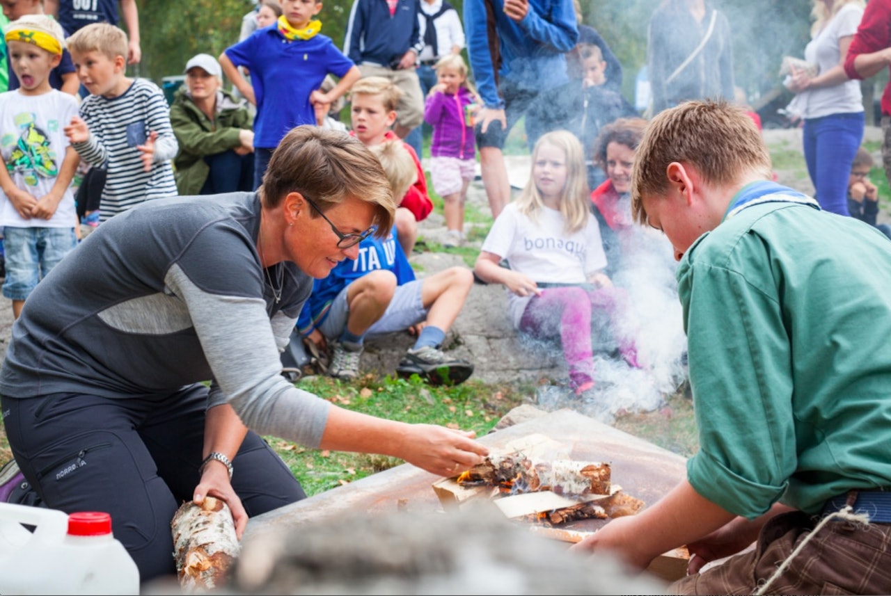 2015 er utnevnt til Friluftslivets år. Eirik Johansen Dobbedal tar til orde for å se enda lenger framover. Her er klima- og miljøminister Tine Sundtoft i forbindelse med Friluftslivets uke i sommer. Foto: Audun Braastad / NTB scanpix 2015 er utnevnt til Friluftslivets år. Eirik Johansen Dobbedal tar til orde for å se enda lenger framover. Her er klima- og miljøminister Tine Sundtoft i forbindelse med Friluftslivets uke i sommer. Foto: Audun Braastad / NTB scanpix