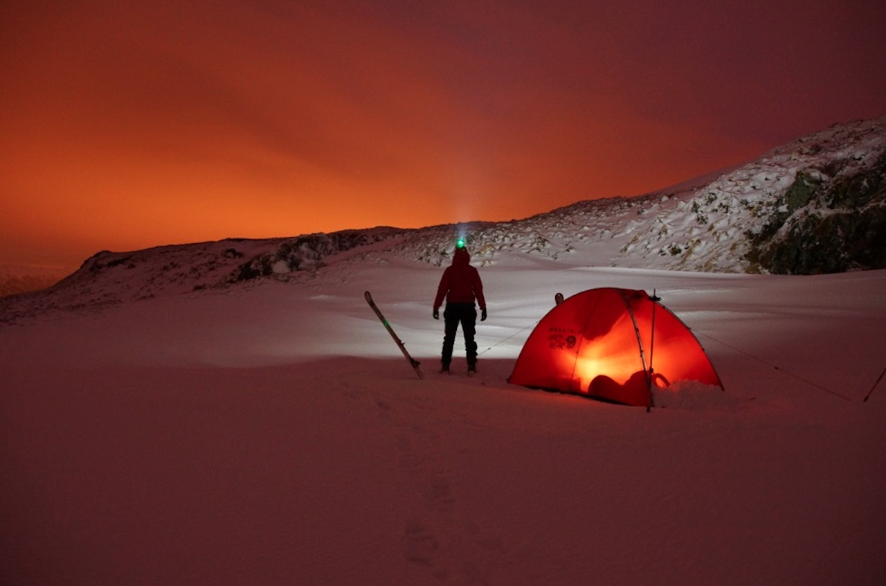 HØYT OVER BERGEN: Norges nest største by er omkranset av fjell og ypperlige turmuligheter. Anita Berg har satt seg som mål å overnatte på alle fjelltopper over 600 meter i Bergen kommune. Foto: Privat fjelltur i bergen