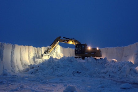 Gjenbruk: Beitostølen lagrer snøen som falt i fjor. Foto: Erik Østli