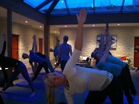 MORGENSTUND: Yoga klokka sju er en annerledes start på dagen for de fleste. MORGENSTUND: Yoga klokka sju er en annerledes start på dagen for de fleste.