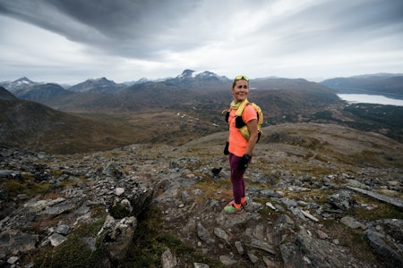 LØPEHØST TIL FJELLS: Når formen er passe god, kan det være like mye turglede å snøre på seg skoene som å gå. Den tidligere svenske frikjøringsstjernen Janett Hargin, bosatt på Oppdal, synes hun får mer ut av hele fjellopplevelsen av å løpe. Foto: Martin I. Dalen løpeturer i fjellet