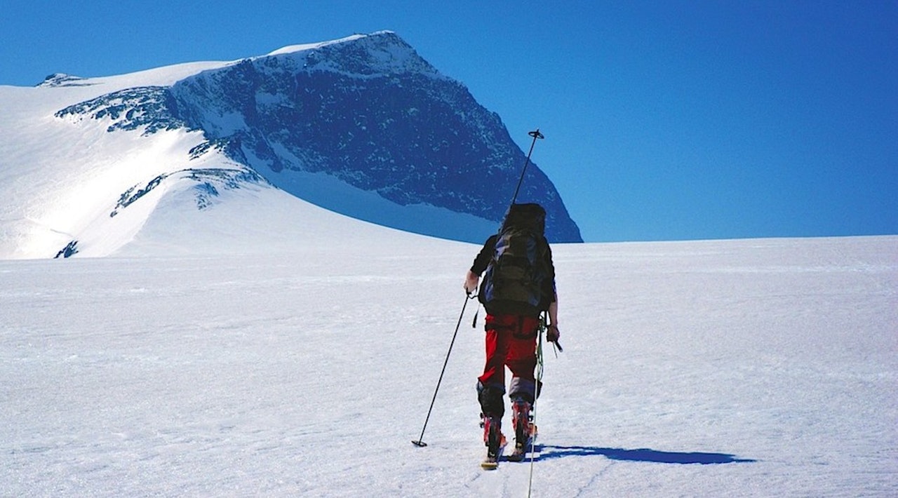 NASJONALSYMBOL: Skitur til Galdhøpiggen. Foto: Trygve Sunde Kolderup