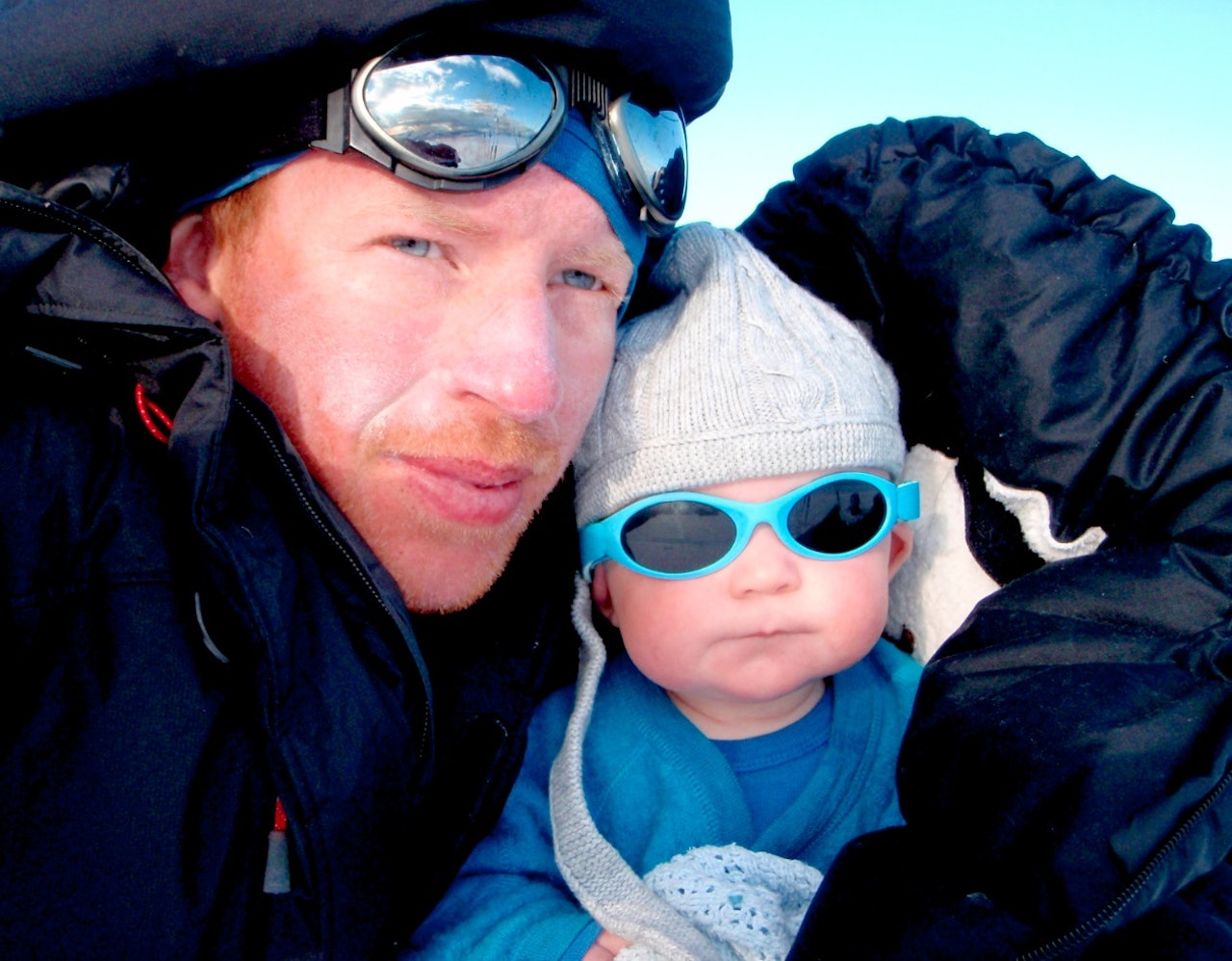 Få har mer langturerfaring med små barn enn familien Broux Cuypers. Pappa Jochem og Tristan på tur over Folgefonna, våren 2011. Nå har foreldrene svart UTE-leserne på spørsmål. Få har mer langturerfaring med små barn enn familien Broux Cuypers. Pappa Jochem og Tristan på tur over Folgefonna, våren 2011. Nå har foreldrene svart UTE-leserne på spørsmål.