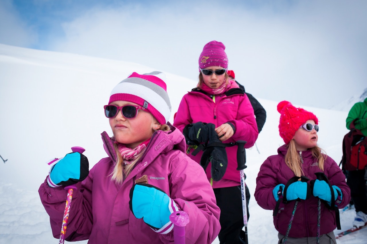 I fjor var 100 små og store skientusiaster samlet på UTEcamp. Foto: Marte Stensland Jørgensen I fjor var 100 små og store skientusiaster samlet på UTEcamp. Foto: Marte Stensland Jørgensen