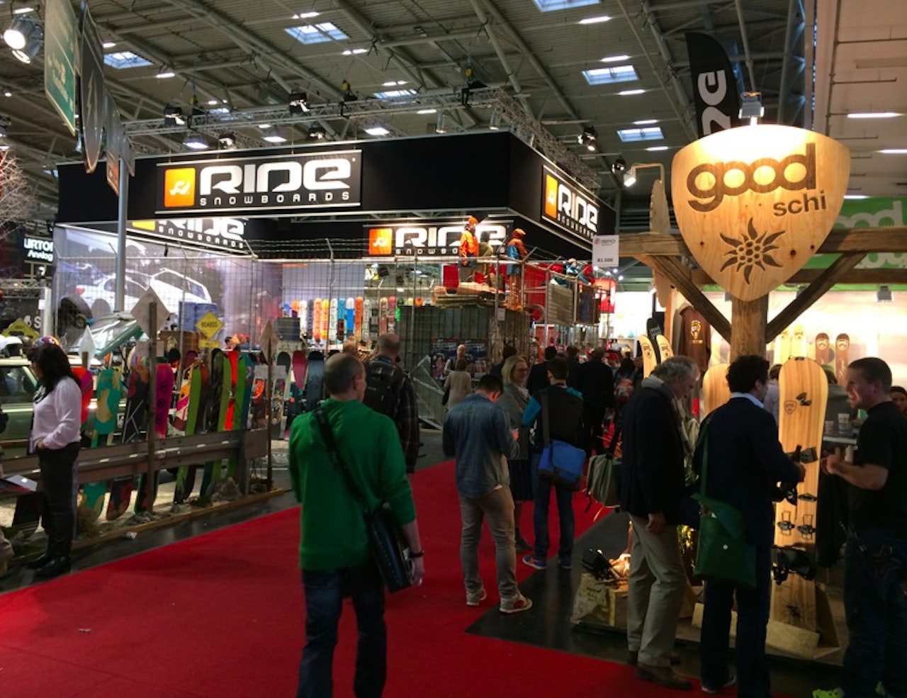 På vintersportmessen ISPO i München viser over 2400 utstyrsprodusenter innen fra  På vintersportmessen ISPO i München viser over 2400 utstyrsprodusenter innen fra