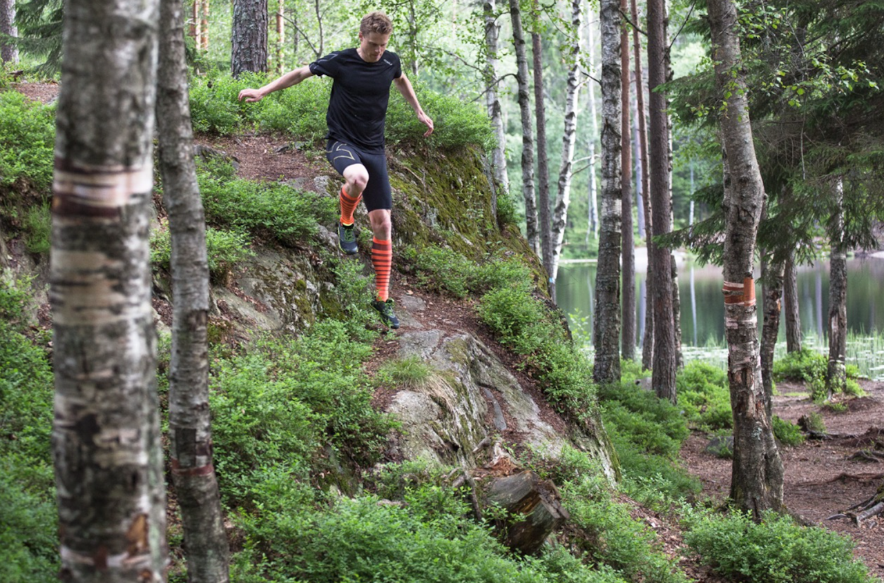 UTFORLØP: Det gjelder å finne en fin balanse mellom gass og brems. Carl Godager Kaas forteller deg hvordan du takler nedoverbakkene. Bilde: Christian Nerdrum slik løper du rast nedover