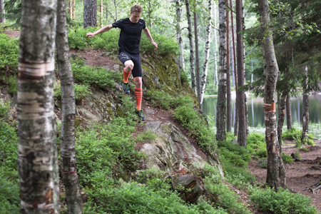 UTFORLØP: Det gjelder å finne en fin balanse mellom gass og brems. Carl Godager Kaas forteller deg hvordan du takler nedoverbakkene. Bilde: Christian Nerdrum slik løper du rast nedover