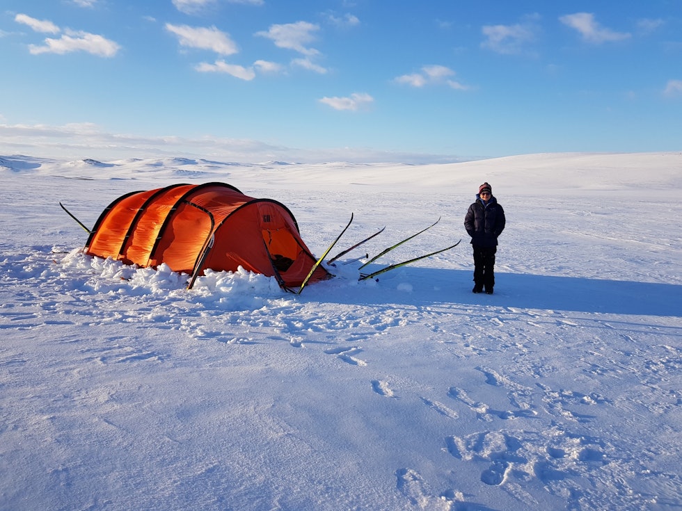 VÅRSKITUR: Over Hardangervidda april 2019. Finse-Rjukan over tre dager, med barna Hampus (9) og Wilma (12). Utenom hytter, og alt medbrakt i pariserbrett. Foto: Privat anders aukland