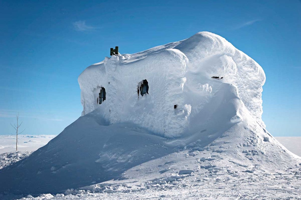 NEDSNØDD: Jøkulhytta (1765 moh.) ligger ved kanten av Hardangerjøkulen og er et fint turmål fra Finse. Foto: Trygve Sunde Kolderup NEDSNØDD: Jøkulhytta (1765 moh.) ligger ved kanten av Hardangerjøkulen og er et fint turmål fra Finse. Foto: Trygve Sunde Kolderup