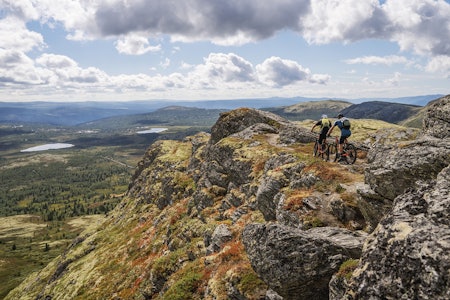 STISYKLING I RINGEBU: I denne episoden besøker stipatruljen Ringebu, med en avstikker til Venabygdsfjellet. Foto: Magnus Furset stisykling ringebu stipatruljen