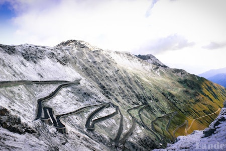 HØSTDRAKT: Stelvio er en opplevelse uansett tid på året, og er særlig spektakulær om høsten og våren. Foto: Visitbormio HØSTDRAKT: Stelvio er en opplevelse uansett tid på året, og er særlig spektakulær om høsten og våren. Foto: Visitbormio