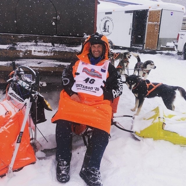 Thomas Byfuglien Wærner Iditarod resting dogs