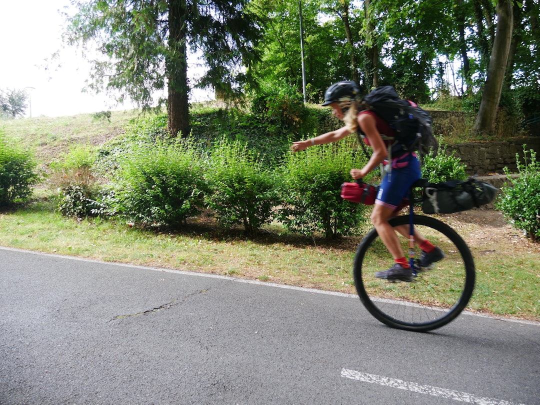 LANGTUR: Hedda Kavring ble kåret til årets rookie under Eventyraften, da hun syklet fra Hirtshals til Paris. Foto: Privat LANGTUR: Hedda Kavring ble kåret til årets rookie under Eventyraften, da hun syklet fra Hirtshals til Paris. Foto: Privat
