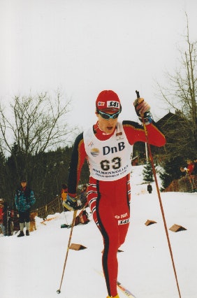 I KOLLEN: Bjørn Dæhlie på hjemmebane. Foto: Ukjent bjørn dæhlie holmenkollen langrenn