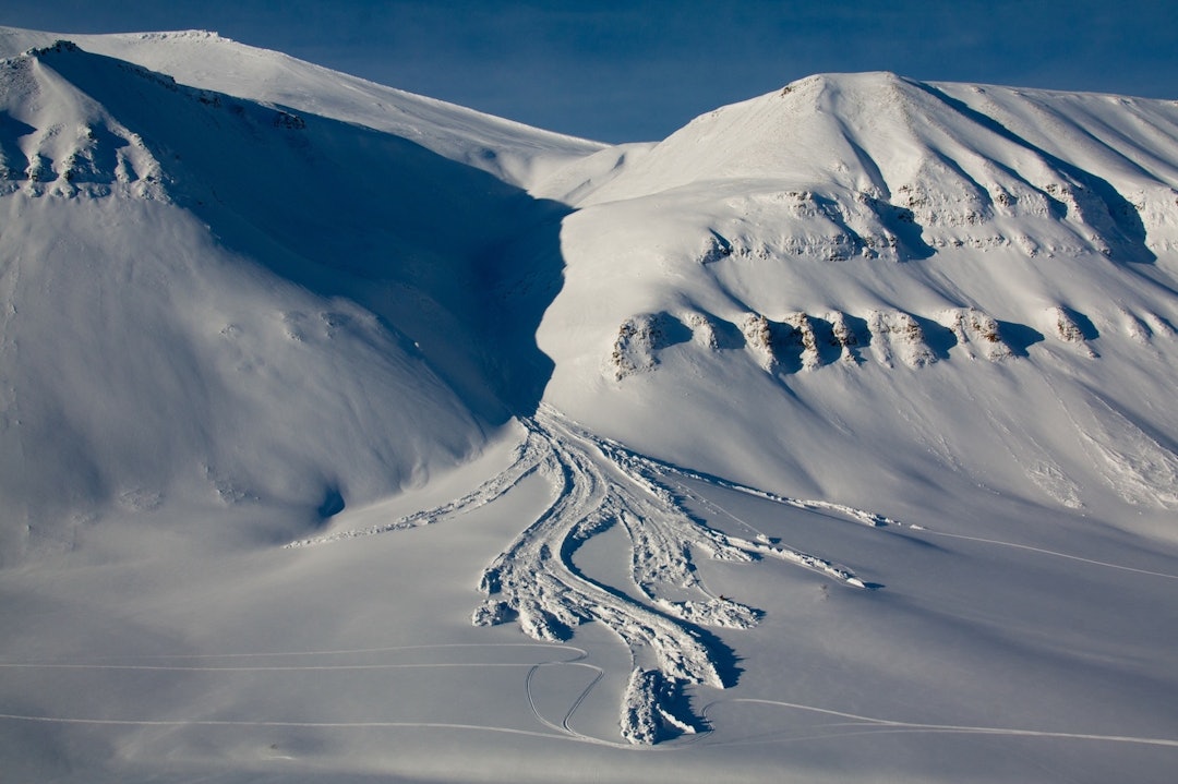 VÅTTSNØSKRED:Prosessene bak utløsning av et skred er avhengig av været som var dager eller til og med måneder før selve skredet gikk. Foto: Markus Eckerstorfer våttsnøskred svalbard skredforskning markus eckerstorfer