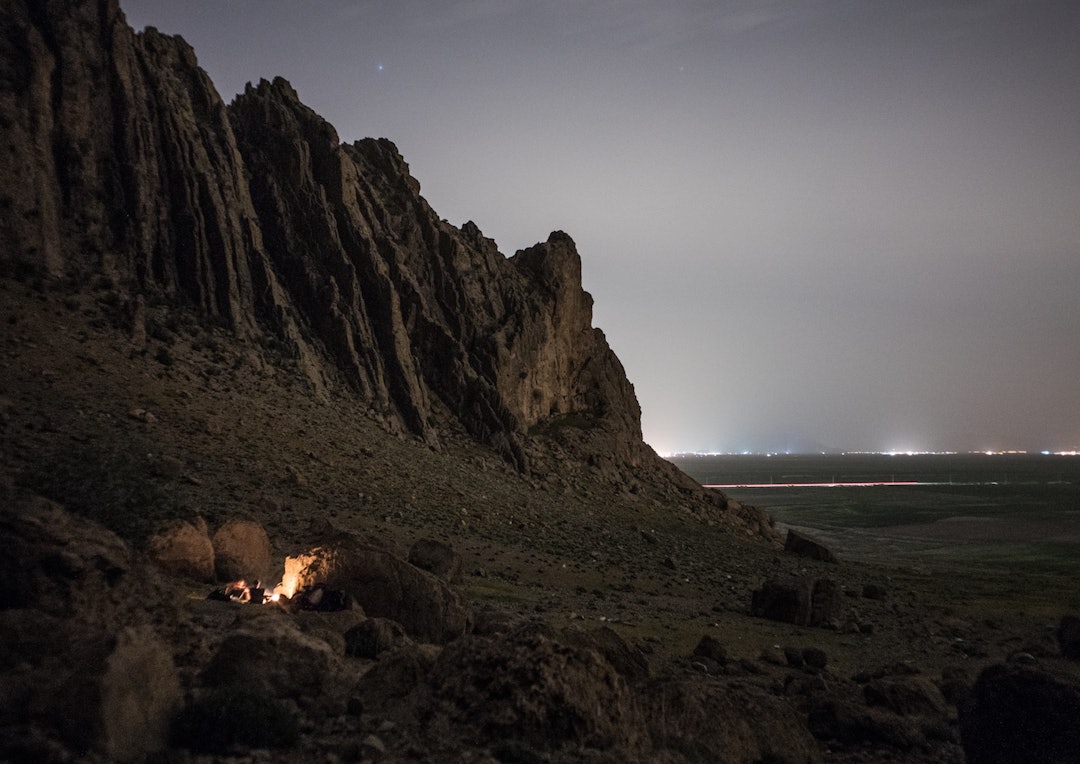 Selv om iranernes gjestfrihet så og si gjorde telt og sovepose overflødig fikk vi lurt inn noen minneverdige leirplasser på turen. Selv om iranernes gjestfrihet så og si gjorde telt og sovepose overflødig fikk vi lurt inn noen minneverdige leirplasser på turen.