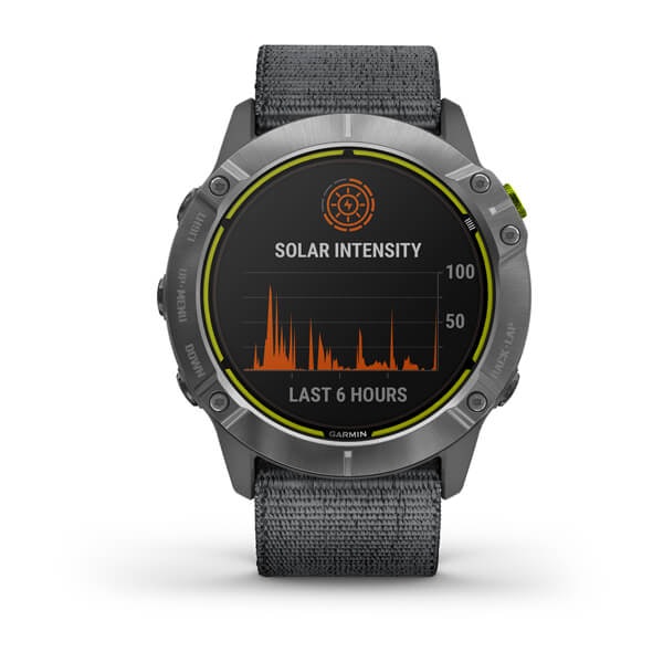 SOLCELLER: Solcellene integrert i urskiven forlenger batteritiden fra 50 til 60 dager i klokkemodus. Garmin Enduro