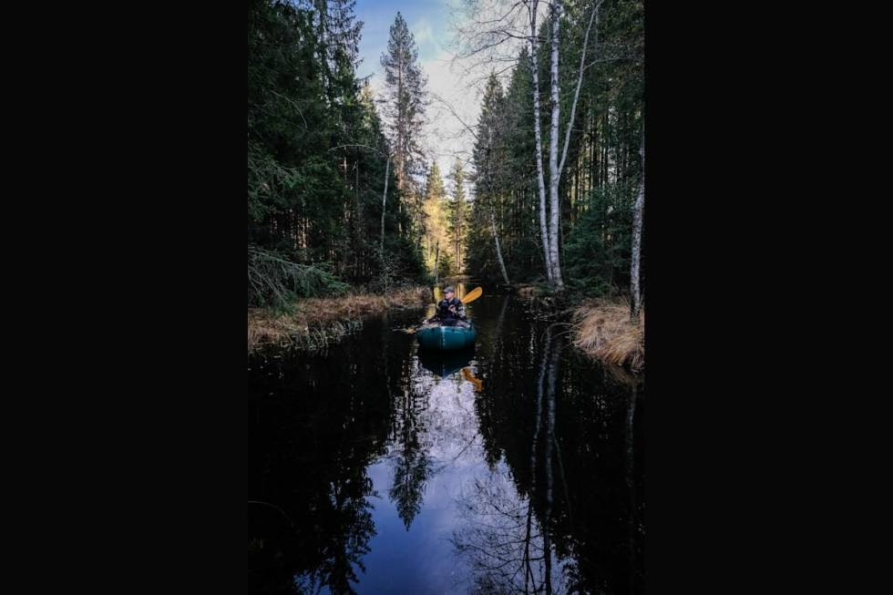 UTFORSKNING: Packrafter lar deg utforske vannveier hvor en kano eller kajakk hadde vært nokså uaktuelt. Foto: Axel Munthe-Kaas Hærland packraft oslomarka nordmarka