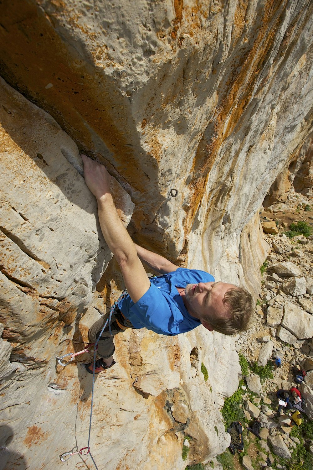 Kvalitet: Jo Nesbø nyter bombefast kalkstein på Il ladro de panda (6b+) på Cala Mancina. Foto: Dag Hagen Cala Mancina - klatring på sicilia
