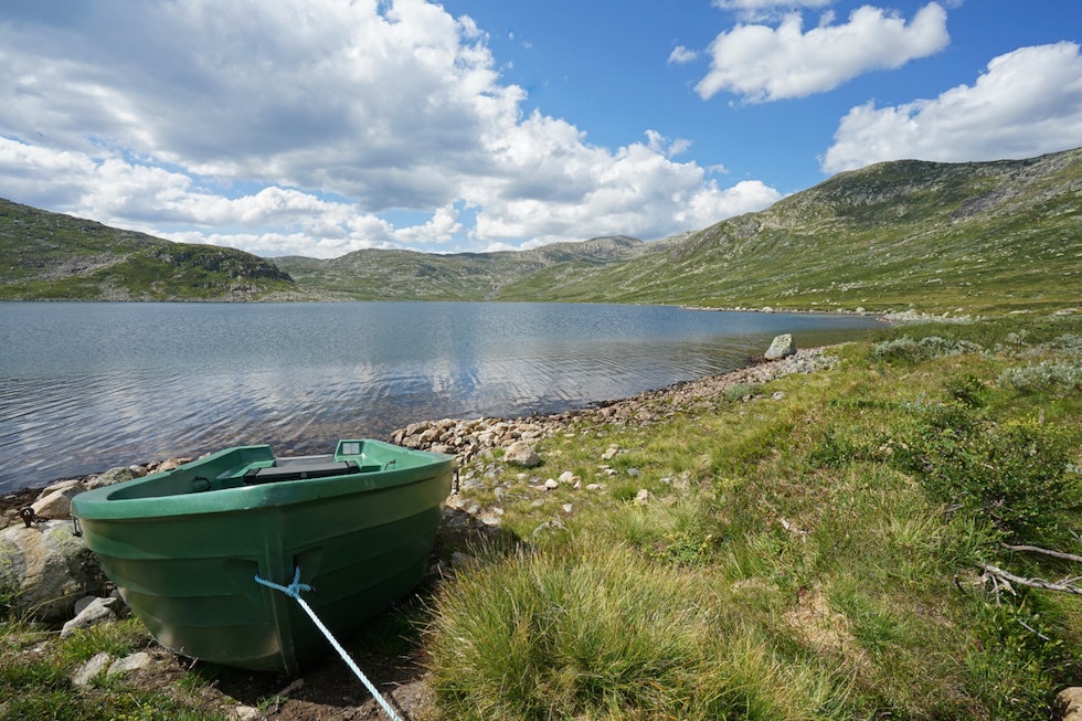Kvikkevatn er et fint turmål. Inne i snaufjellet kan du være heldig å se reinsdyr. Foto: Erlend Larsen DSC02000a