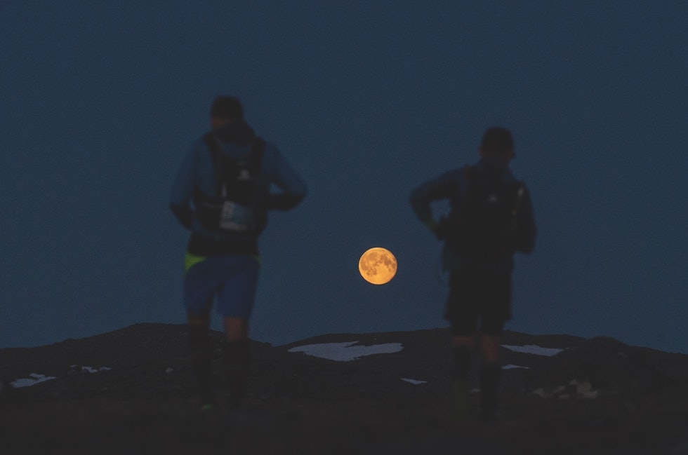 MÅNELYST: Fra en legendarisk løpshelg i Jotunheimen. Foto: Bård Basberg xreid jotunheimen