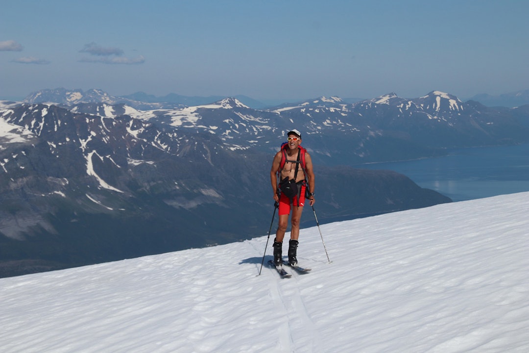 SOMMER OG VINTER: Espen Nordahl går fjellet både på sommeren og vinteren. Foto: Svein Mortensen Espen Nordahl på fjellet om sommeren