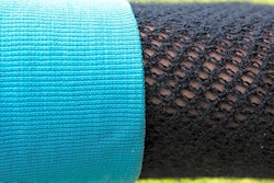 GOD KOMBINASJON: Netting under og et tettvevd plagg utenpå er en god kombinasjon. Foto: Randulf Valle