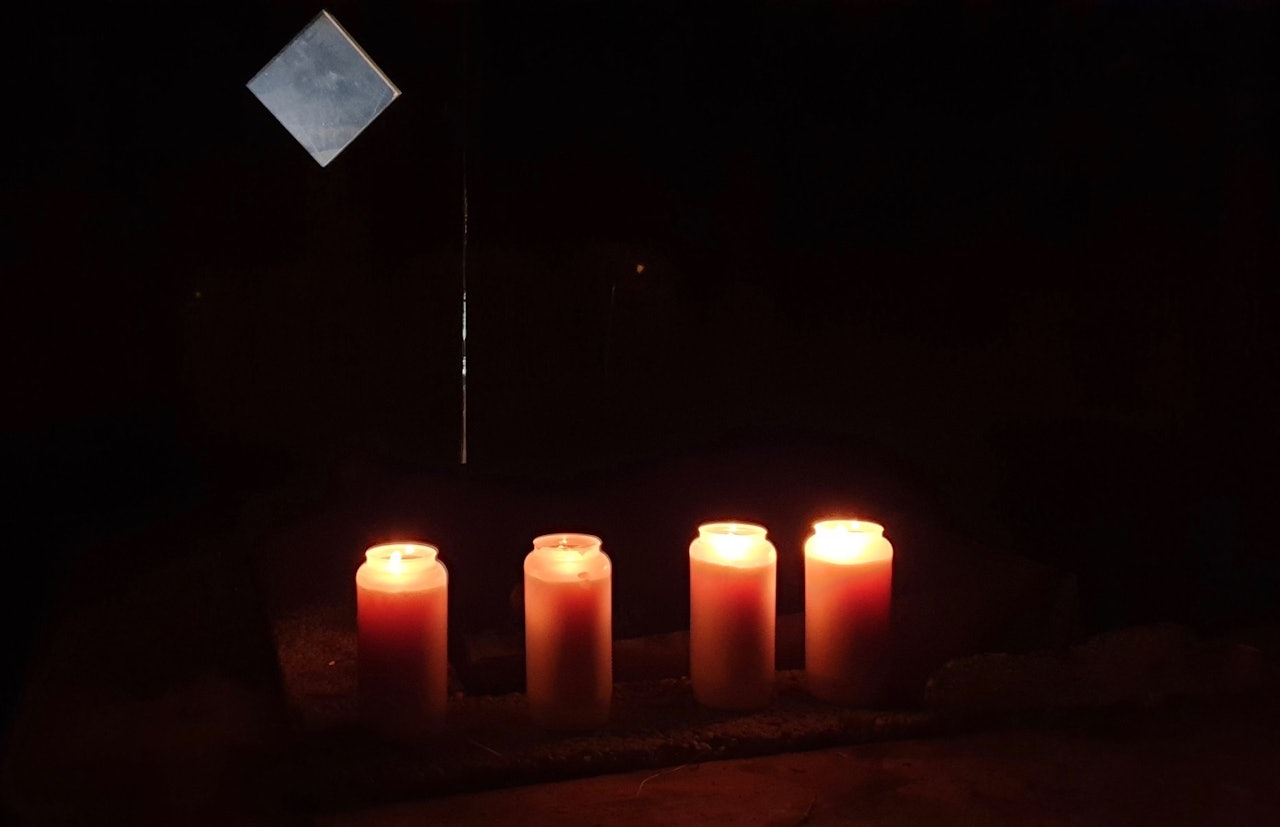 FIRE ER BORTE: Dette bildet ble lagt ut på Facebook-siden Tamok friends, til minne om den svenske kvinnen og de tre finske mennene som omkom i skredulykken 2. januar. Foto: Aadne Olsrud FIRE ER BORTE: Dette bildet ble lagt ut på Facebook-siden Tamok friends, til minne om den svenske kvinnen og de tre finske mennene som omkom i skredulykken 2. januar. Foto: Aadne Olsrud