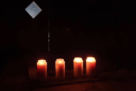 FIRE ER BORTE: Dette bildet ble lagt ut på Facebook-siden Tamok friends, til minne om den svenske kvinnen og de tre finske mennene som omkom i skredulykken 2. januar. Foto: Aadne Olsrud FIRE ER BORTE: Dette bildet ble lagt ut på Facebook-siden Tamok friends, til minne om den svenske kvinnen og de tre finske mennene som omkom i skredulykken 2. januar. Foto: Aadne Olsrud