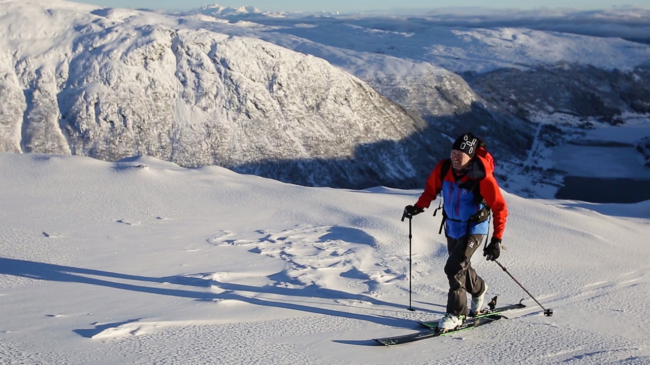 SOLOTUR: Bård Smestad går ofte på toppturer alene, og mener at andre også burde prøve det samme. Bilde: Christian Nerdrum SOLOTUR: Bård Smestad går ofte på toppturer alene, og mener at andre også burde prøve det samme. Bilde: Christian Nerdrum