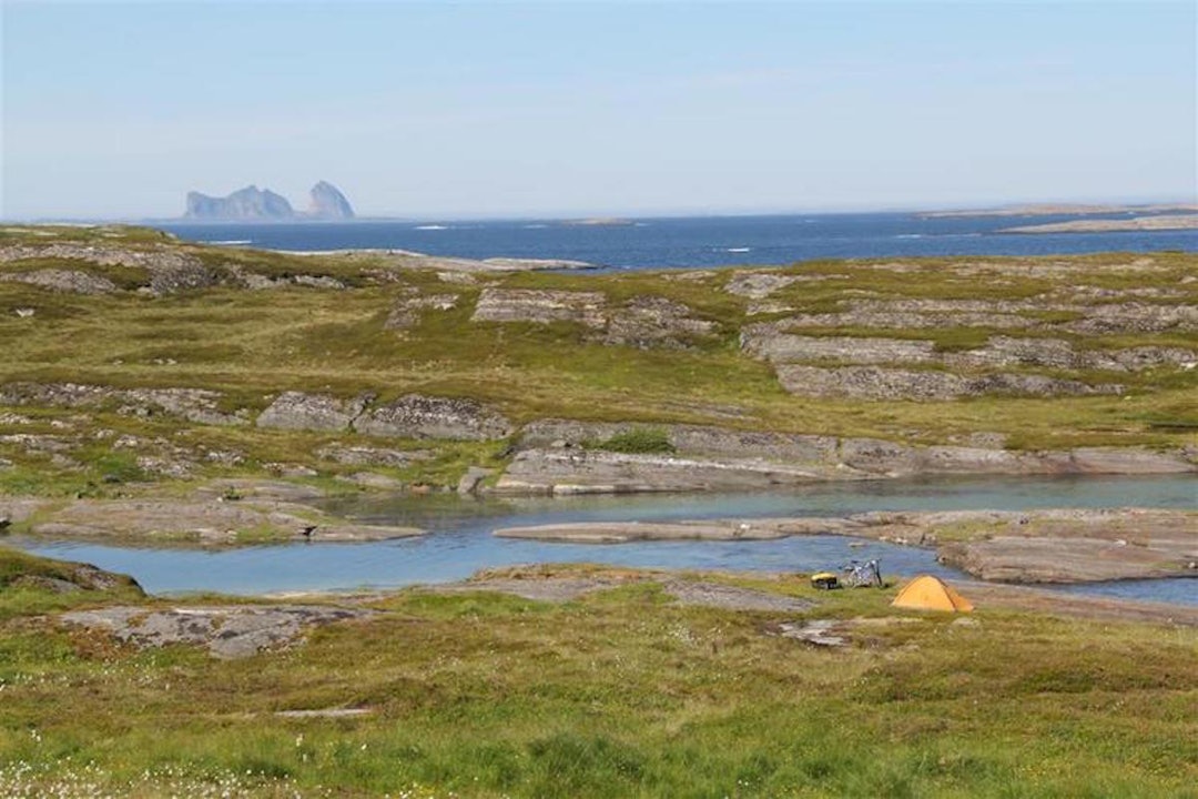 I ET NØTTESKALL: Nord-Norge med telt og sykkel. I ET NØTTESKALL: Nord-Norge med telt og sykkel.