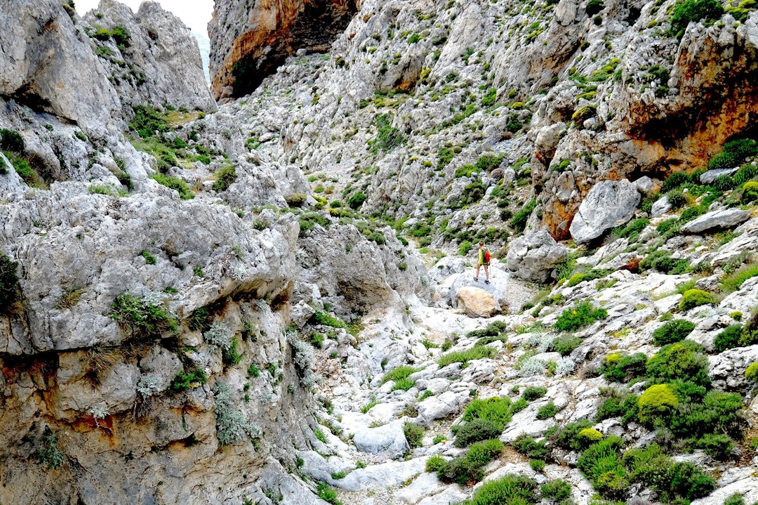 KALYMNOS TRAIL: Kalymnos er en koselig og vakker øy. Stinettet er velegnetne for både vandring og løping, og klatrerne valfarter til øya om høsten.