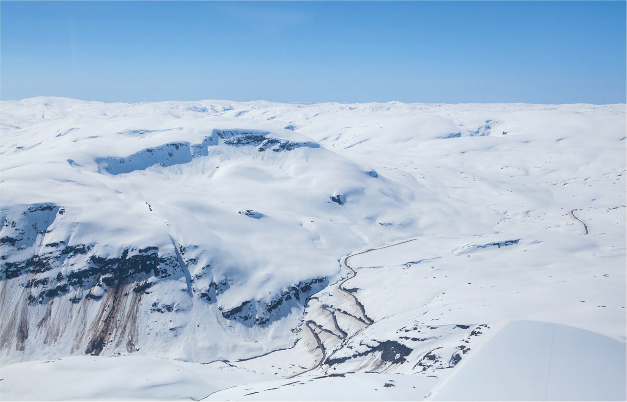 Finnbufjellet sett fra nord. Ruta viser oppstigning fra samecampen. Foto: Espen Schive. / Trygge toppturer.