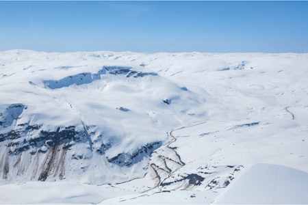 Finnbufjellet sett fra nord. Ruta viser oppstigning fra samecampen. Foto: Espen Schive. / Trygge toppturer. Finnbufjellet sett fra nord. Ruta viser oppstigning fra samecampen. Foto: Espen Schive. / Trygge toppturer.