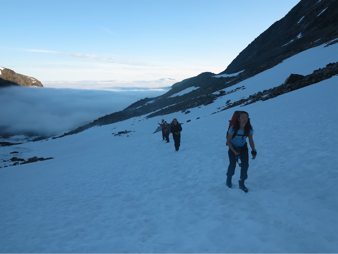 Skodde i dalbunnen - det ble en fantastisk dag på Storen. Foto: Sandra Lappegard Skodde i dalbunnen - det ble en fantastisk dag på Storen. Foto: Sandra Lappegard