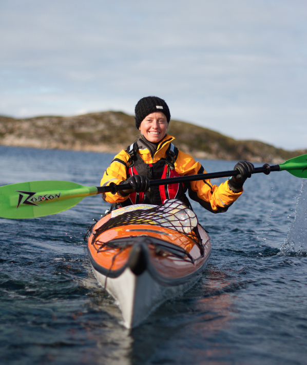 FINE FORHOLD: Åsa Petterson utforsker Flatangers nydelige fine skjærgård fra kajakken. FINE FORHOLD: Åsa Petterson utforsker Flatangers nydelige fine skjærgård fra kajakken.
