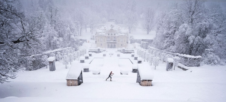 KÖNIG LUDVIG: Rennet er oppkalt etter den eksentriske Kong Ludwig II, også kalt eventyrkongen, ettersom han fikk bygget Disney-aktige slott, fikk anlagt tyrkisk salong i fjellene og ble av mange ansett som ravende gal. Rennet har målgang i Oberammergau. Foto: Arrangør KÖNIG LUDVIG: Rennet er oppkalt etter den eksentriske Kong Ludwig II, også kalt eventyrkongen, ettersom han fikk bygget Disney-aktige slott, fikk anlagt tyrkisk salong i fjellene og ble av mange ansett som ravende gal. Rennet har målgang i Oberammergau. Foto: Arrangør
