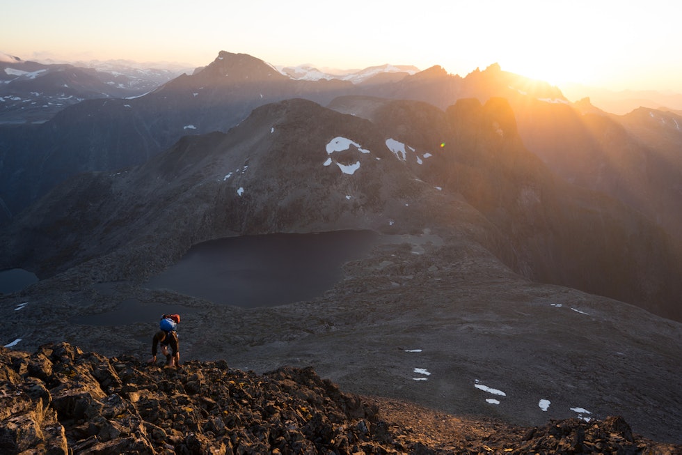 KLASSIKAR: Venjetindtraversen står høgt på lista til mang en fjellentusiast. Det er også muligheter for guidete turar her. Foto: Ståle Johan Aklestad KLASSIKAR: Venjetindtraversen står høgt på lista til mang en fjellentusiast. Det er også muligheter for guidete turar her. Foto: Ståle Johan Aklestad