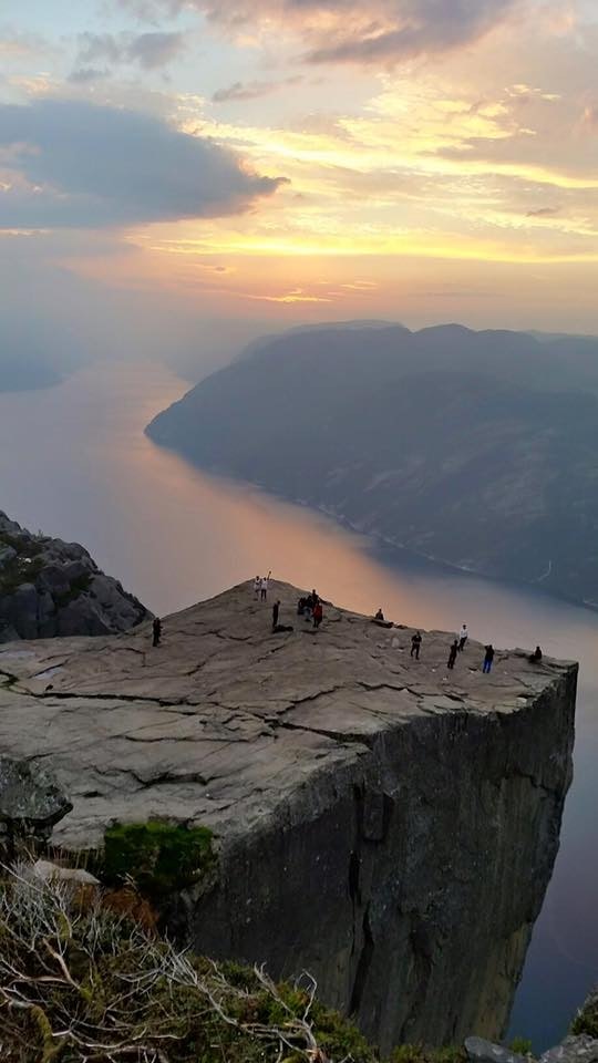 preikestolen sunrise preikestolen sunrise