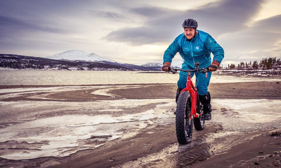 LIDENSKAP: Marius ga opp ex-philstudiene samme år som da han brente av hele studielånet på fulldemper. Sykling er noe av det artigste han holder på med. Foto: Kristoffer M. Thuestad LIDENSKAP: Marius ga opp ex-philstudiene samme år som da han brente av hele studielånet på fulldemper. Sykling er noe av det artigste han holder på med. Foto: Kristoffer M. Thuestad