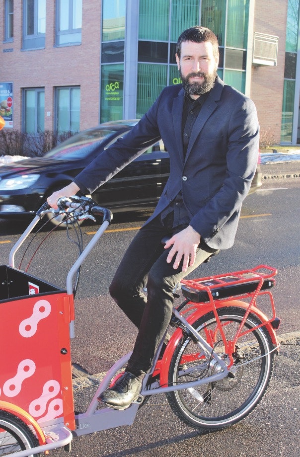 STORT POTENSIAL: Mats Larsen i Syklistenes Landsforening ser at mange bytter fra bil til elsykkel. STORT POTENSIAL: Mats Larsen i Syklistenes Landsforening ser at mange bytter fra bil til elsykkel.
