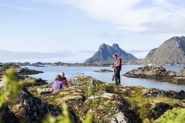 MORGENGULL: Frokosten er servert ved Camp Lofotmagi, Stamsund. Foto: Marte Stensland Jørgensen