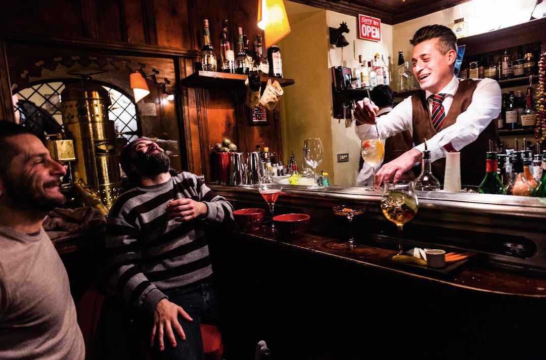 BAR: Privé er en trivelig cocktailbar i Courmayeur. Gode drinkar och koselig atmosfære Courmayeur