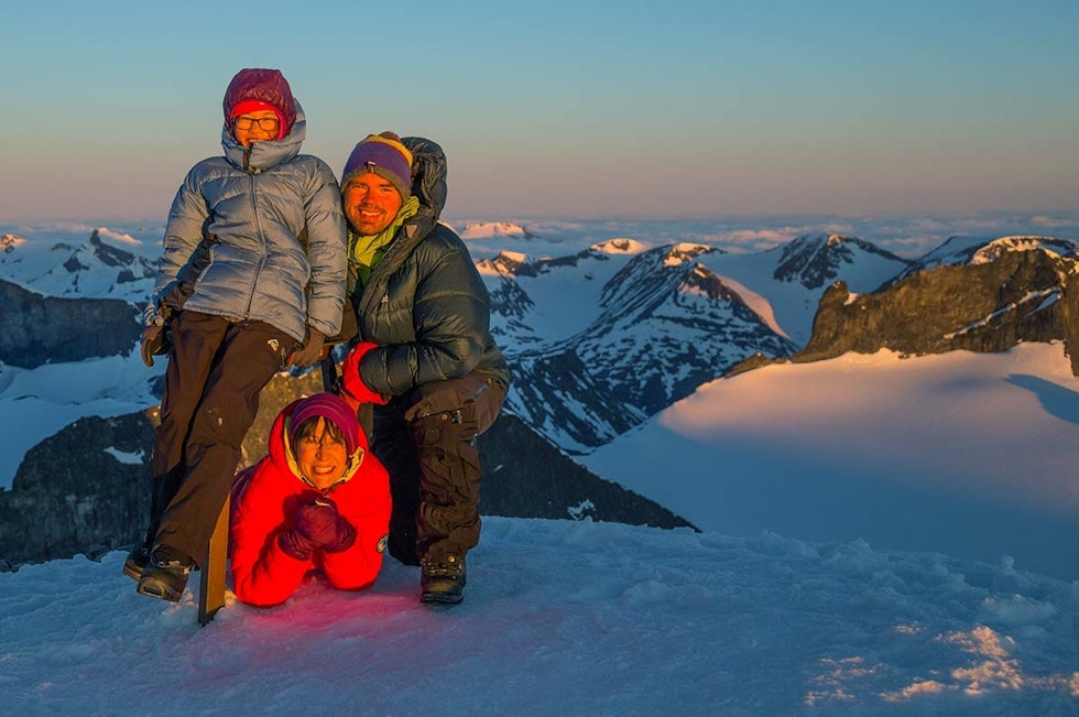 FELLES GLEDE: Datteren Linn Therese (14) har adoptert foreldrenes interesse for fjell og friluftsliv. Foto: Jørn Ask