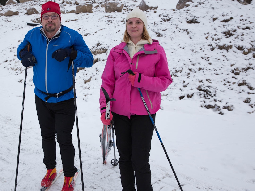 FAR OG DATTER: Monica Wyszynski og Alfred Wyszynski har også valgt å legge skituren til Brovoll. Foto: Lillian Langseth langrenn brovoll