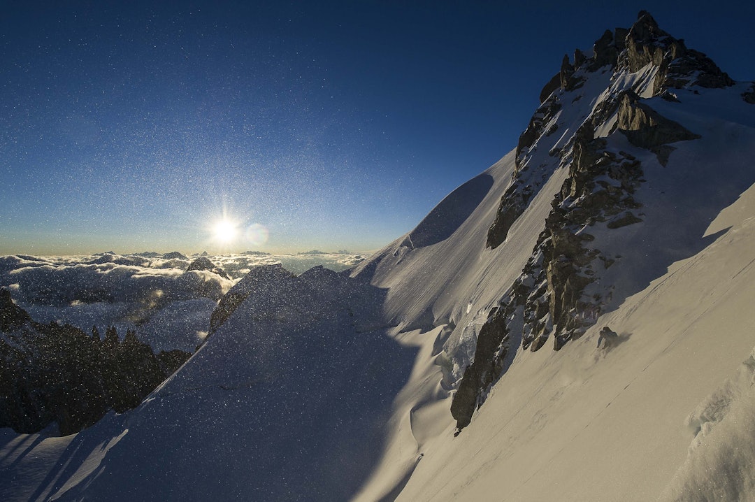 Chamostyle: Skikjøringen ned fra Mont Blanc er på langt nær den mest hårete i fjellmassivet, men Granheim koser seg likevel ned Mont Maudit. Foto: Hans Kristian Krogh-Hanssen chamonix