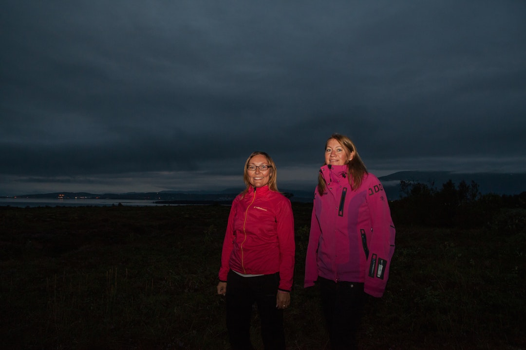 FOTOGRAFENE: Damene bak boka, Lena Pettersen og Kristin Berg. Kristin og Lena-2